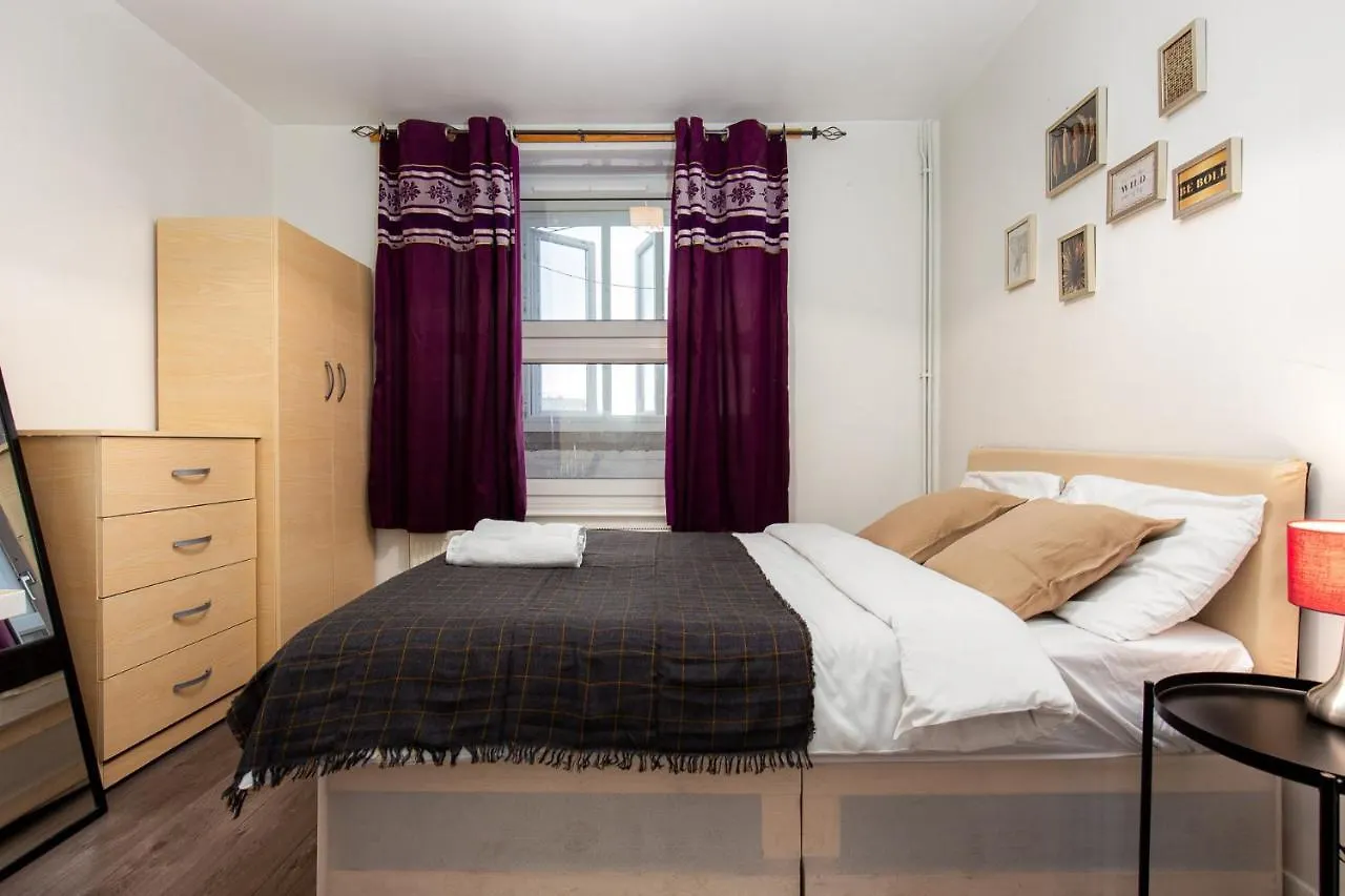 Homestay Ponsonby House Apartment London